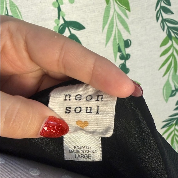 Chic Black Women's Blouse with Cutouts B5 - Picture 2 of 4